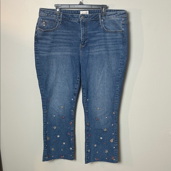 EUC Driftwood Jeans Colette Embroidered Crop Straight Jean in Prairie - Picture 4 of 15